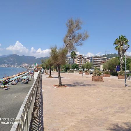 Holiday Home Casa Vacanze Salerno Zewnętrze zdjęcie