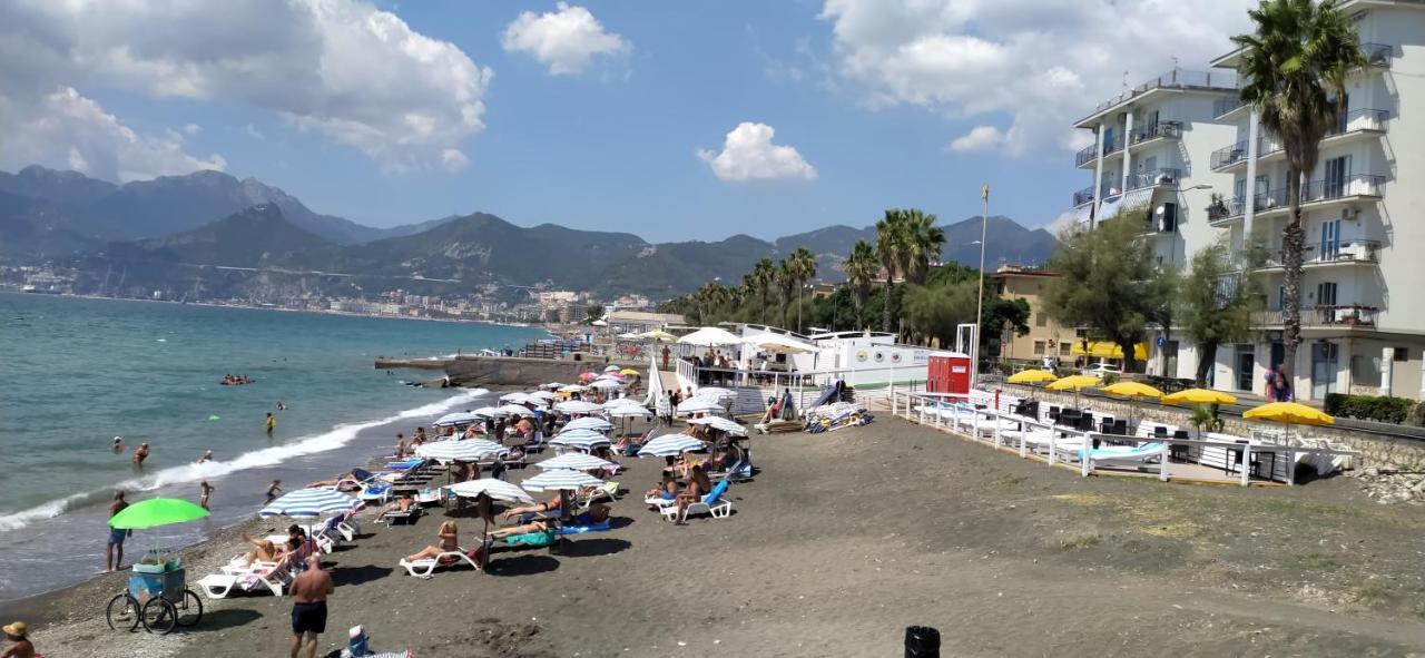 Holiday Home Casa Vacanze Salerno Zewnętrze zdjęcie