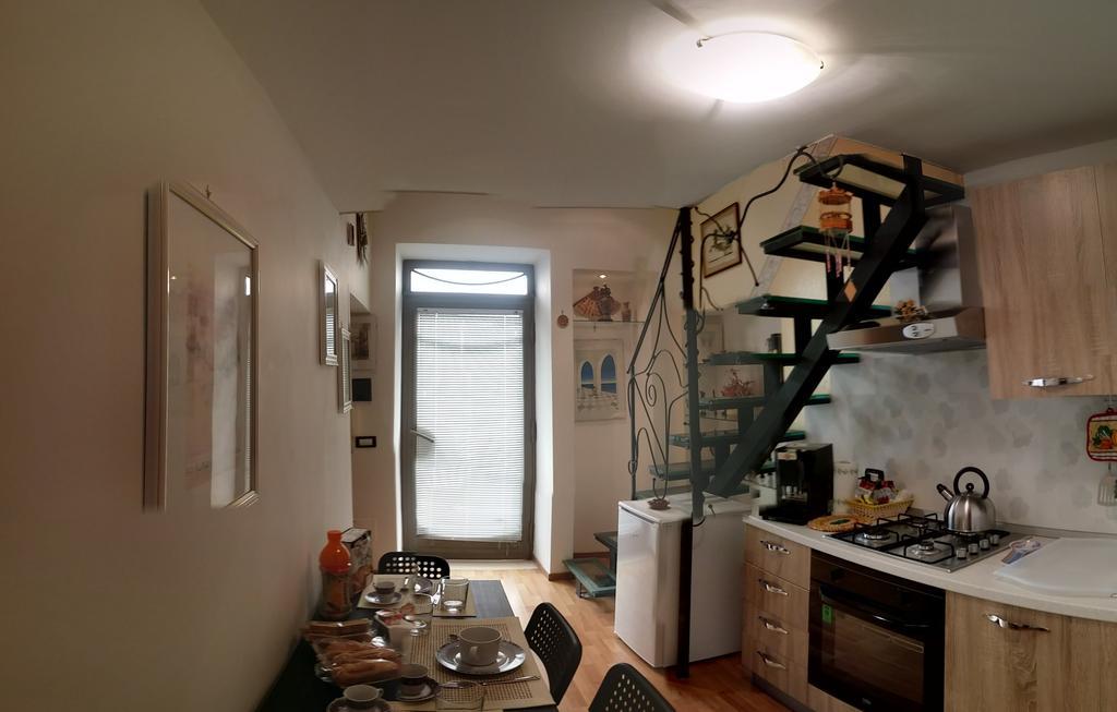 Holiday Home Casa Vacanze Salerno Zewnętrze zdjęcie